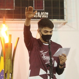 Juramento foi conduzido pelo atleta do cordão Bordô Artur Garcia. 