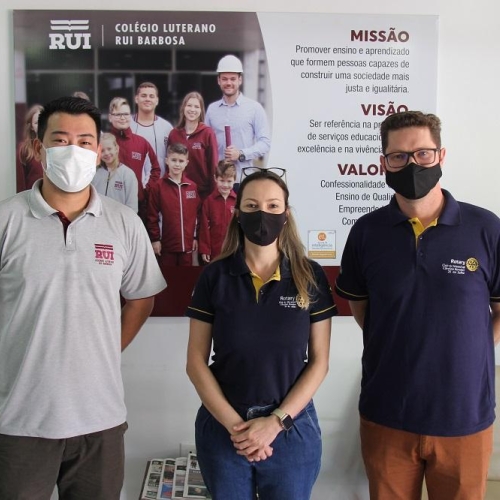 Coordenador Luis Ebuchi, presidente do Rotary Clube 25 Aline Marki e Carlos Erig. 