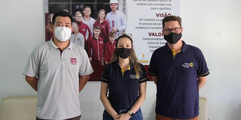 Coordenador Luis Ebuchi, presidente do Rotary Clube 25 Aline Marki e Carlos Erig. 