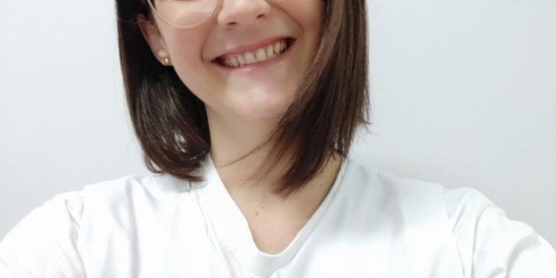 Professora de Ciências, Luana Menegotto. 