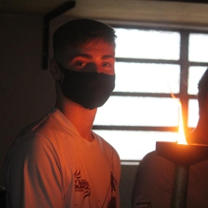 Pira olímpica foi conduzida pelo aluno do Cordão Branco Thomas Kotters