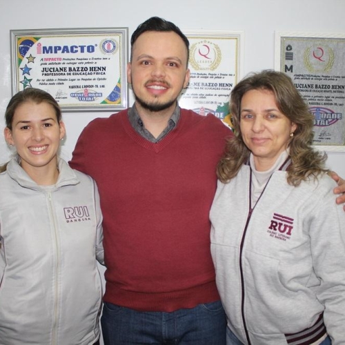 Da esquerda para a direita: Professora Aline, assessor Felipe e coordenadora Juciane. 